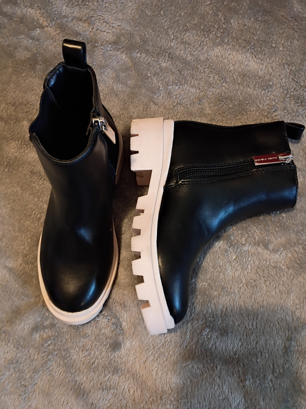 Marc Fisher Stormi Black Chelsea Lug Sole Boots Kids Size 11